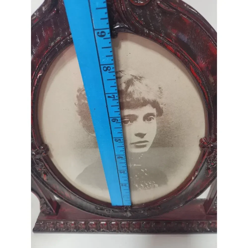 Vintage Victorian Style Revolving Oval Picture Frame Faux Mahogany Tabletop 9x7